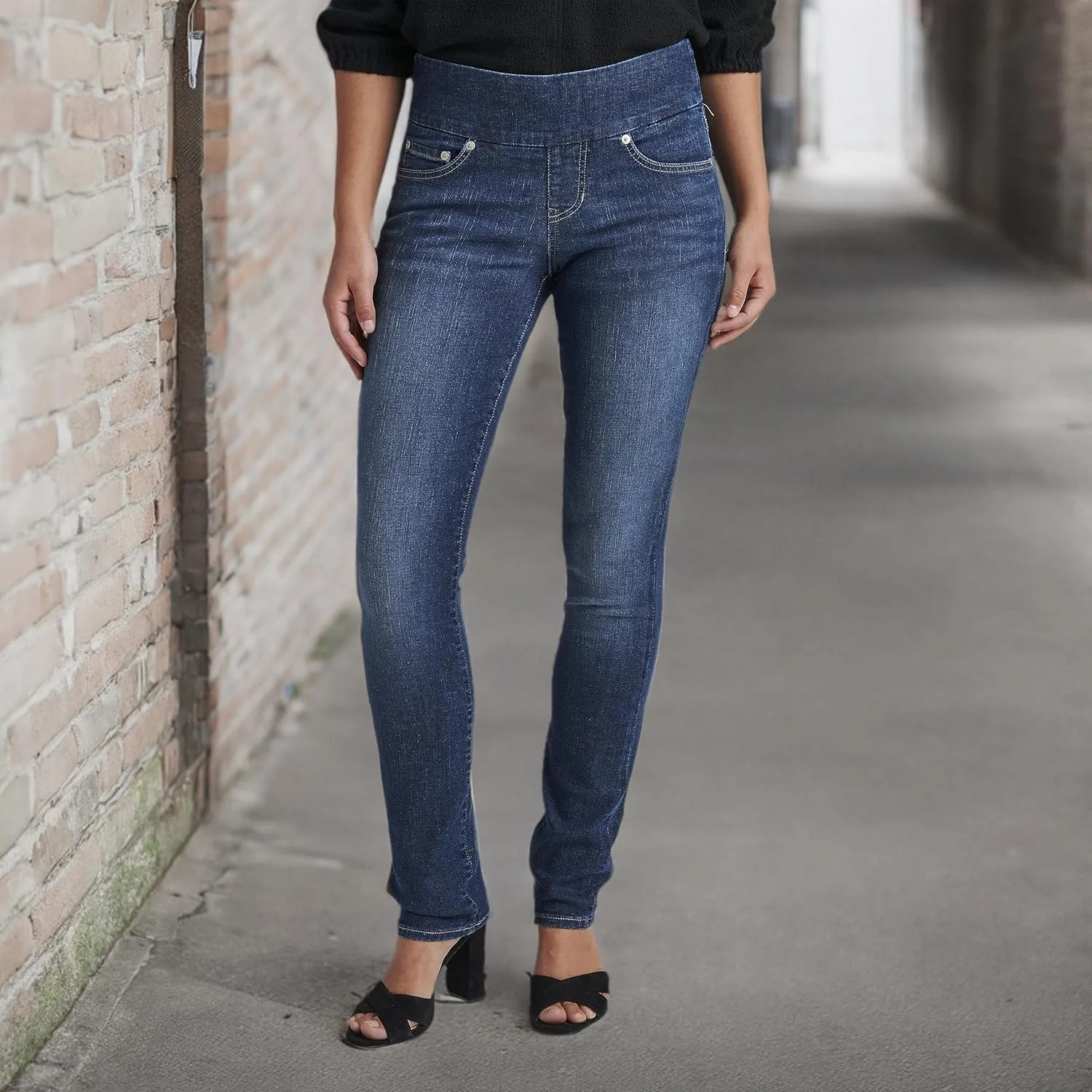 JAG Women's Peri Mid Rise Straight Leg Pull-on Jeans