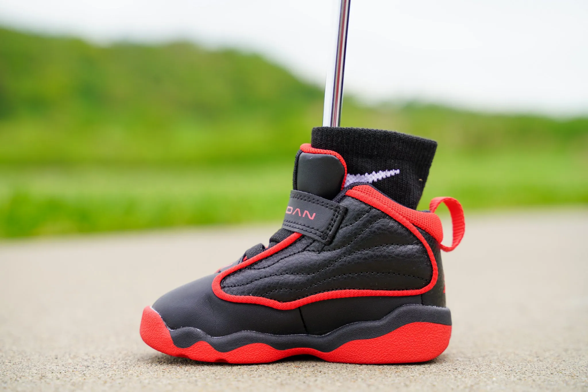 Jordan Pro Strong [UNIVERSITY RED] Standing Sneaker Putter Cover