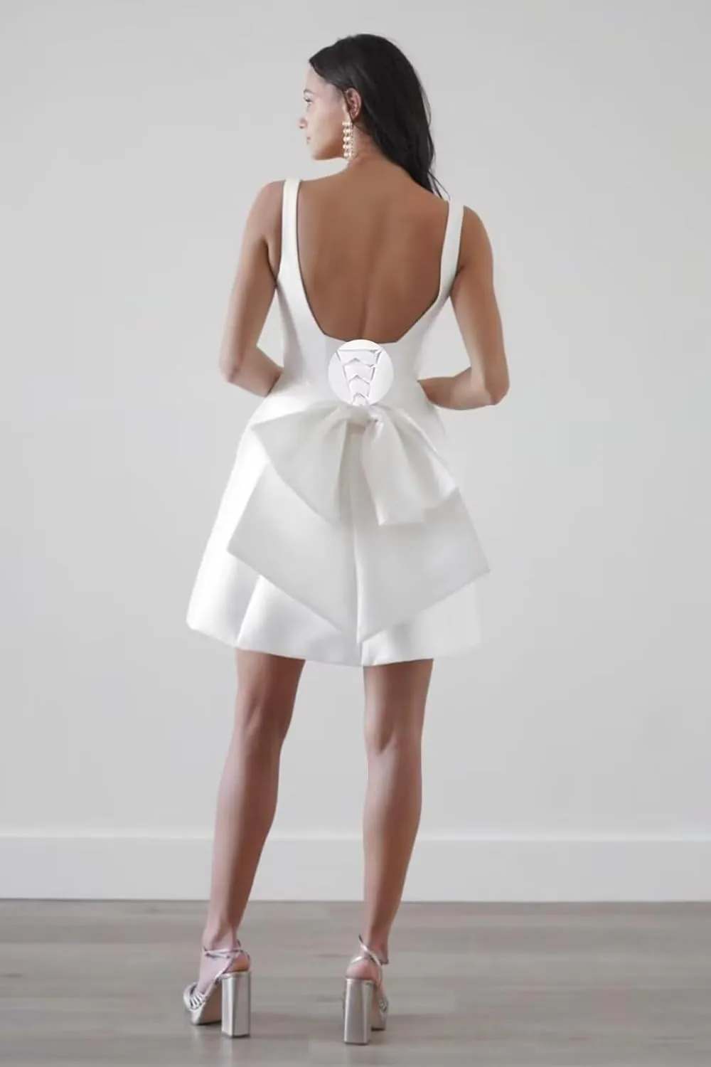 Women's Short Homecoming Dresses Sqaure Neck Satin Wedding Party Mini Cocktail Gowns with Bow Back